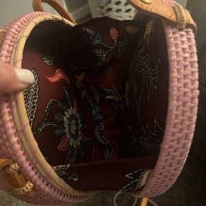 Round wicker bag